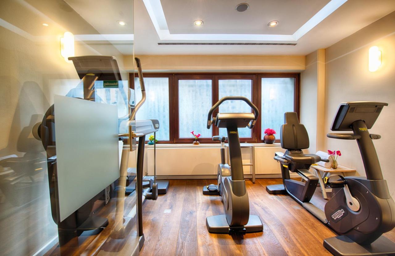 Leonardo Hotel&Residenz Muenchen Exterior foto Fitness room in a hotel