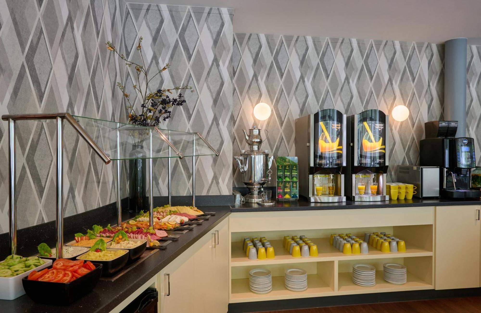 Leonardo Hotel&Residenz Muenchen Exterior foto Breakfast buffet