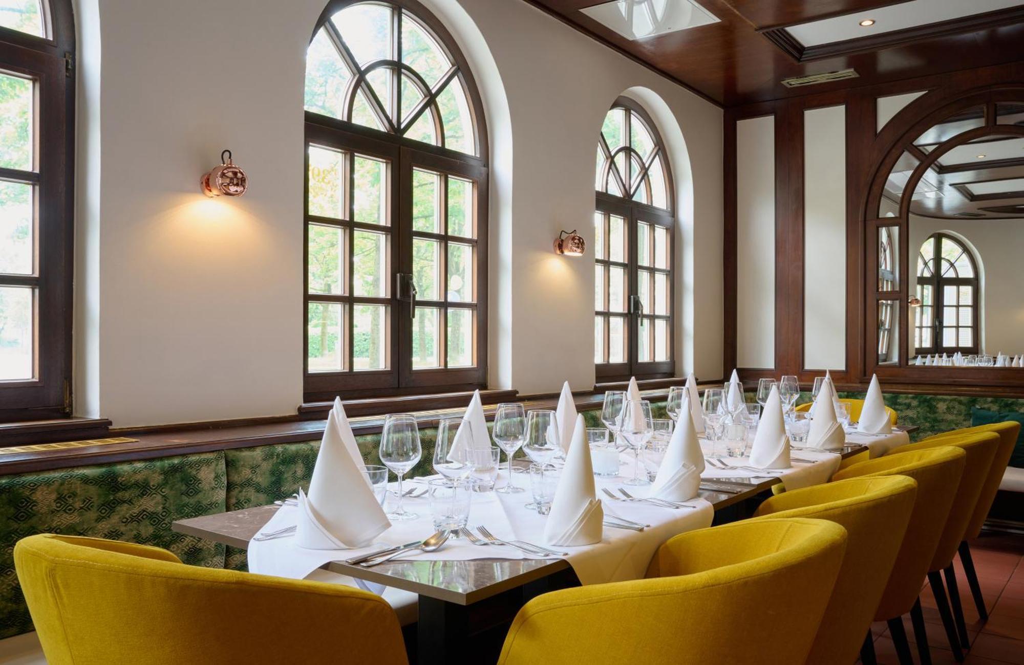 Leonardo Hotel&Residenz Muenchen Exterior foto Interior of the restaurant