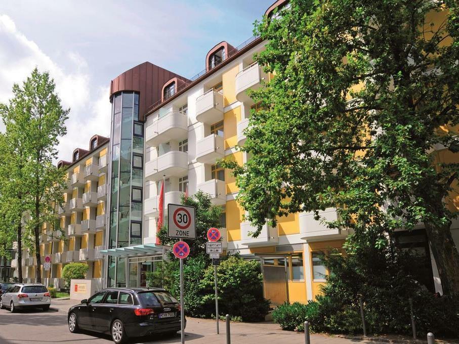 Leonardo Hotel&Residenz Muenchen Exterior foto The hotel in 2015